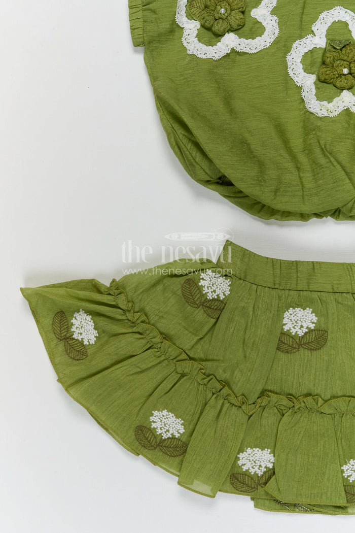 The Nesavu Baby Casual Sets Baby Girl Casual Outfit Set for Playdates and Everyday Outings Nesavu Nesavu baby girl cotton casual outfit set with thread embroidery for playdates and daily wear