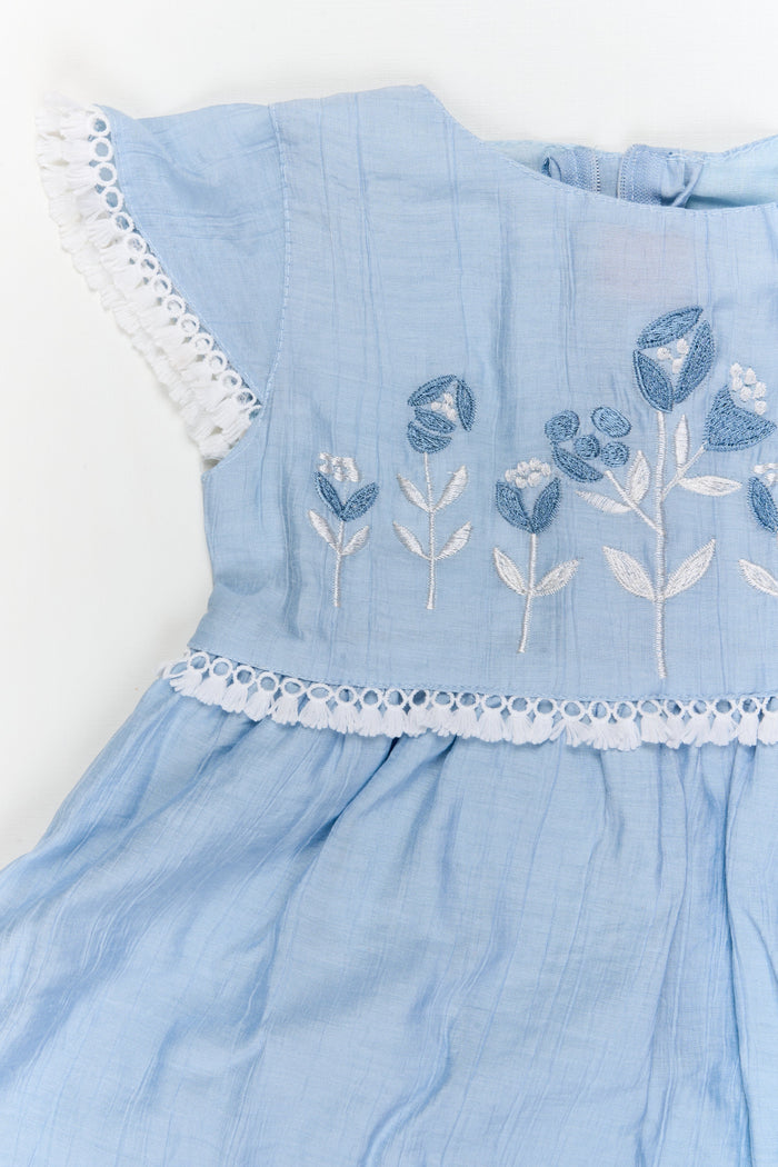 The Nesavu Girls Cotton Frock Baby Girl Cotton Frock with Thread Embroidery for Outings and Playdates Nesavu Nesavu baby girl cotton frock with thread embroidery for casual outings and summer playdates