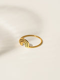 Bague or avec un arc-en-ciel. Montreal designer boutique.