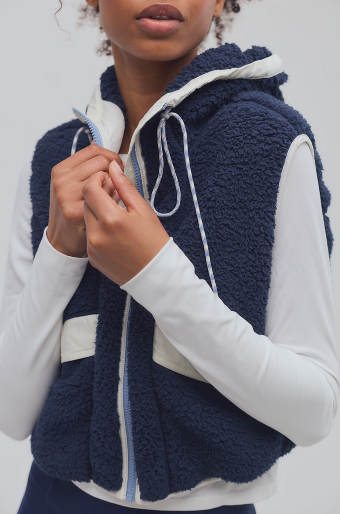 Sky High Fleece Vest in Navy Moonglow Combo