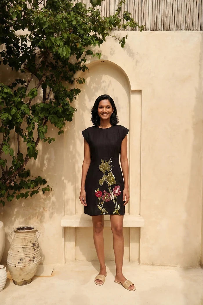 WILLOW LINEN HANDCRAFTED  DRESS Bloome