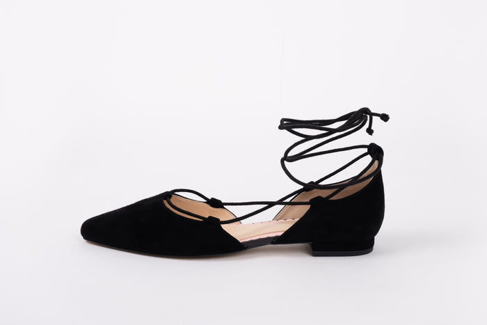 Side profile of Winnie Flat shoe in black. A tie up womens shoe available in lager sizes 8-12